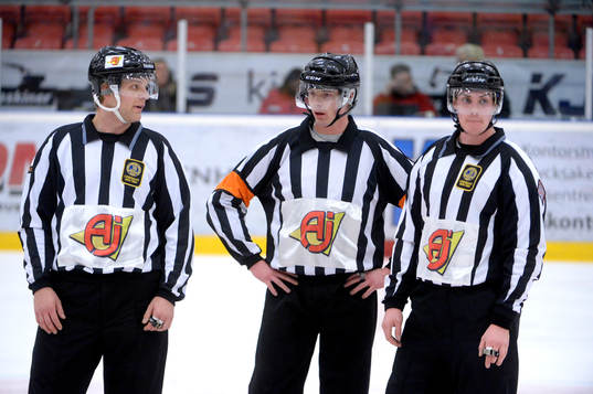 Domare Mikael Andersson, Gustav Jonsson och Simon Hillborg