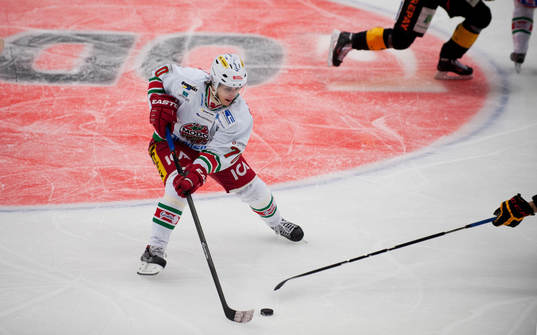 Modos Mario Kempe i matchen i SHL mellan Skellefteå och
