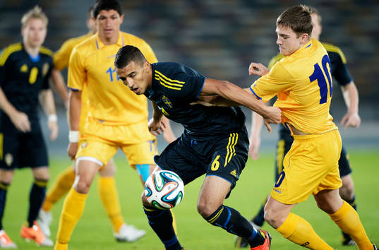 Sveriges Nabil Bahoui och Moldaviens Alexandru Dedov