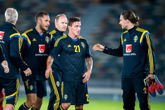 Sveriges Erton Fejzullahu gratuleras