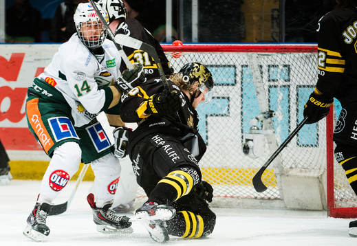 Färjestads Oliver Kylington trycker ner Christopher