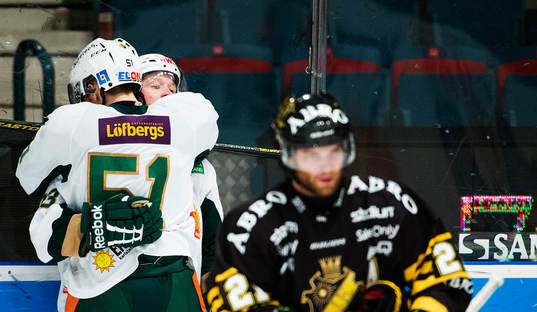 Färjestads Martin Röymark och Rickard Wallin  jublar