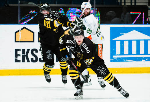 s Marcus Nilsson  tar sig fram