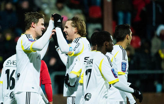 AIKs Eero Markkanen och Nils-Eric Johansson jublar