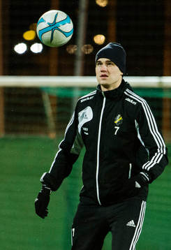 AIKs Eero Markkanen värmer upp