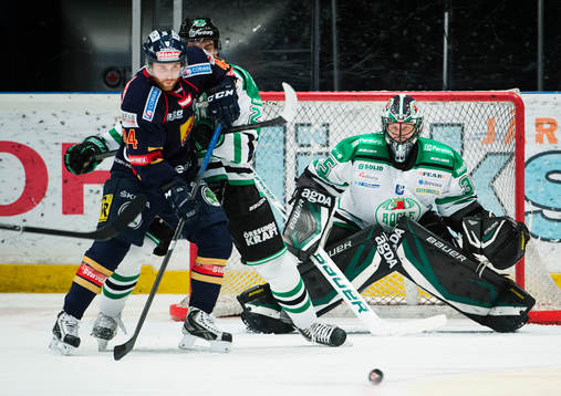 Djurgårdens Mattias Guter  och Rögles Eric Martinsson