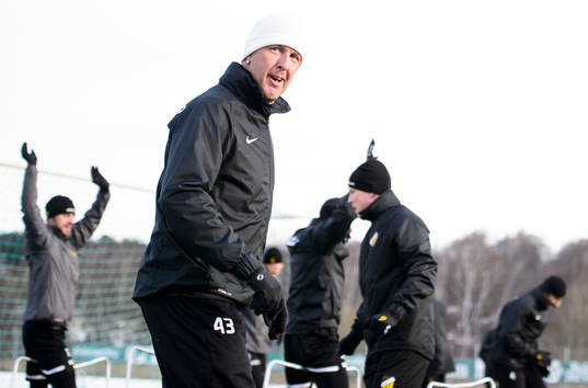 Anders Kiel från Häckens marknadsavdelning är med och