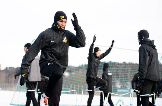 Rene Makondele tränar med Häcken