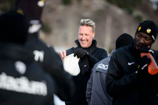 Anders Kiel från Häckens marknadsavdelning är med och