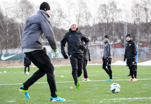 Anders Kiel från Häckens marknadsavdelning är med och