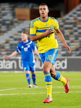 Sveriges Robin Quaison jublar