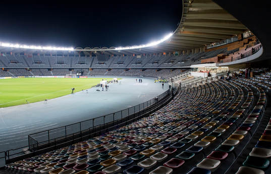 Tomma läktare på Zayed Sports City Stadium