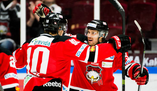 Malmö Redhawks Robin Alvarez gör 1-0 och jublar