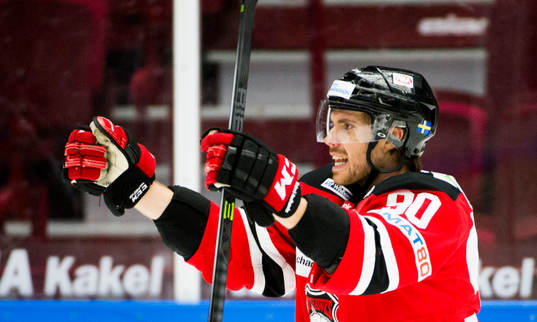 Malmö Redhawks Mattias Persson jublar