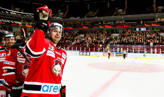 Malmö Redhawks Magnus Häggström jublar