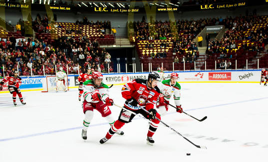 Malmö Redhawks Johan Björk och Moras Anton Karlsson