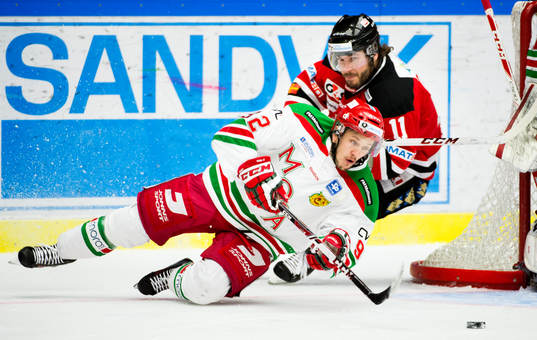 Moras Jonas Westerling faller, Malmö Redhawks Joey Tentute