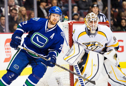 Vancouvers Daniel Sedin och Nashvilles målvakt Carter