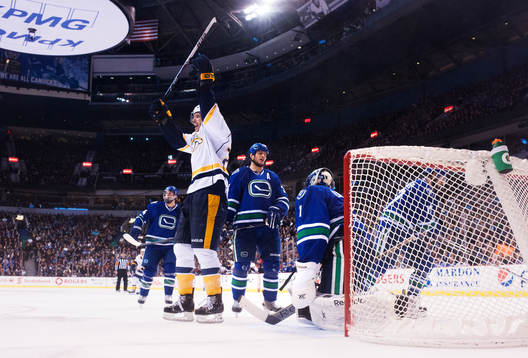 Nashvilles Paul Gaustad jublar