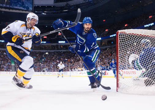 Nashvilles Matt Cullen och Vancouvers Jason Garrison