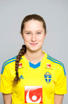 Elin Karlsson, Sverige