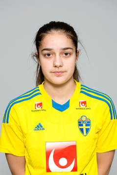 Daniella Famili, Sverige