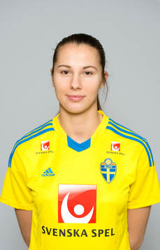 Nellie Karlsson, Sverige