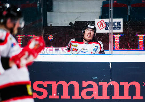 Örebros Marko Anttila visas ut 10 minuter