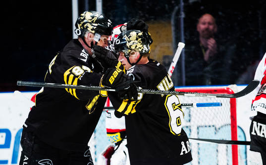 s Patric Blomdahl  och Marcus Nilsson  jublar