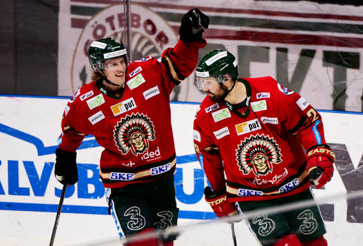 Frölundas Mathis Olimb och Dick Axelsson jublar
