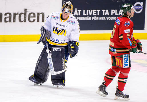 s målvakt Jonas Gunnarsson deppar