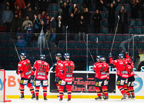 Djurgårdens spelare jublar med publiken
