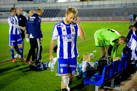 IFK Göteborgs Robin Söder går av planen me