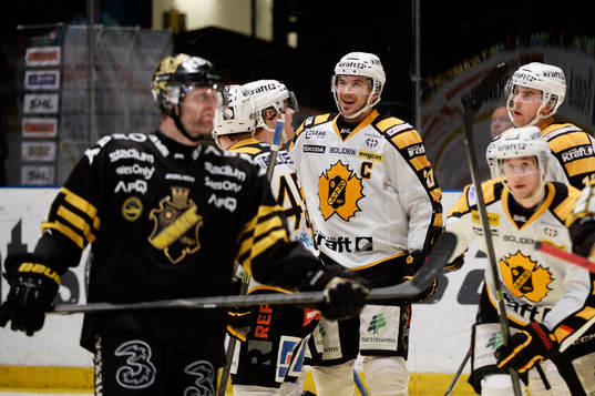 Skellefteås Jimmie Ericsson jublar