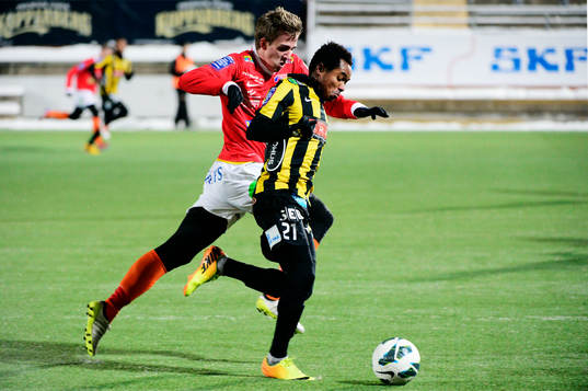 Falkenbergs Adam Eriksson och Häckens Nasiru Mohammed