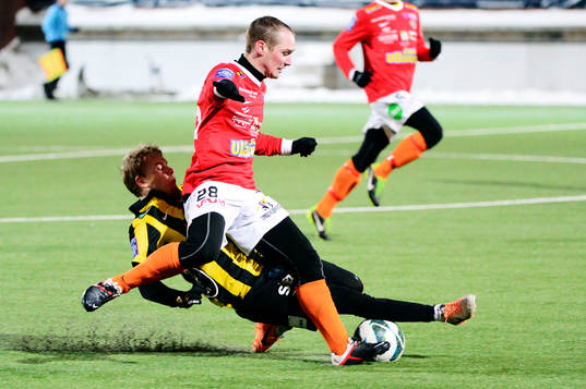 Häckens Oscar Lewicki och Falkenbergs Christoffer Carlsson