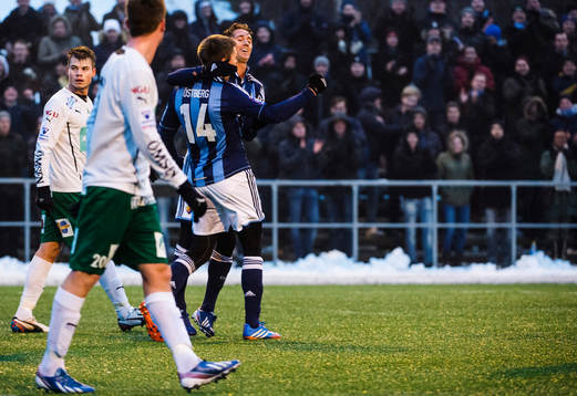 Djurgårdens Philip Hellqvist  jublar och kramar om Mattias