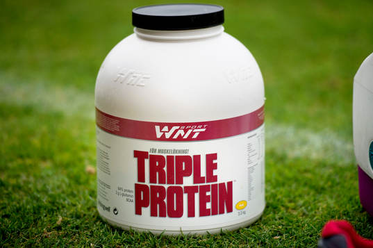 Proteinpulver av märket Wnt Sport triple protein