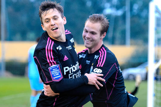 IFK Göteborgs Gustav Engvall och Lasse Vibe jublar