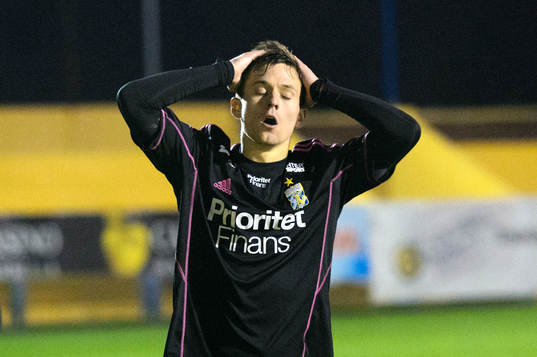 IFK Göteborgs Lasse Vibe gestikulerar