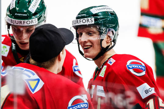 Frölundas John Klingberg jublar
