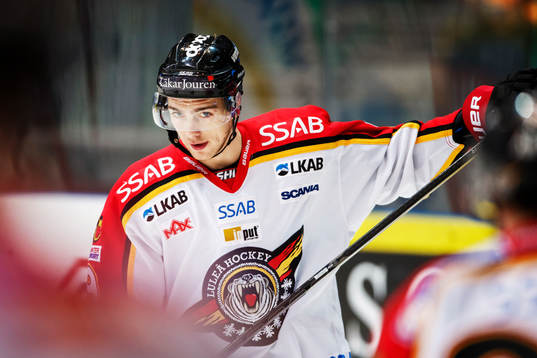 Luleås Johan Forsberg på uppvärmningen innan