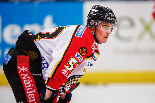 Luleås Karl Fabricius på uppvärmningen innan