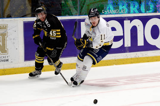 s Oscar Steen och HV71:s Anssi Salmela