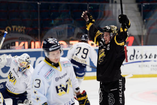 s Victor Ahlström jublar