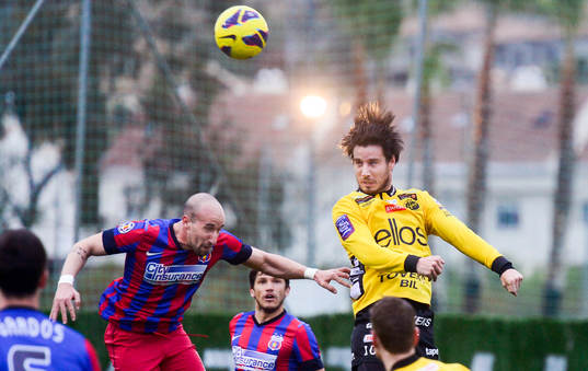 Elfsborgs Mikkel Beckmann och Steaua Bucarests Iasmin