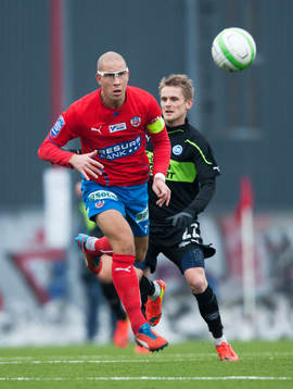 Helsingborgs Mattias Lindström i glasögon i