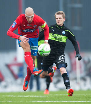 Helsingborgs Mattias Lindström i glasögon i