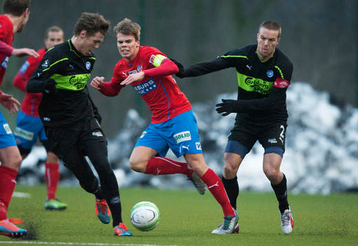 Helsingborgs Elias Andersson i träningsmatchen mellan