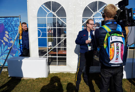 Sveriges pressansvarige, Björn Folin, håller koll på